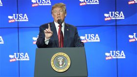 美國總統川普 盛讚郭台銘美國總統川普28日出席富士康在美設廠的動土典禮，他盛讚鴻海董事長郭台銘是世上「最成功的商人之一」。中央社記者鄭崇生威州拉辛郡攝  107年6月29日