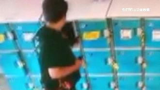 2分鐘包就不見！男運動中心偷卡盜刷
