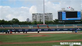 ▲新莊球場宣布延賽。（圖／記者蕭保祥攝）