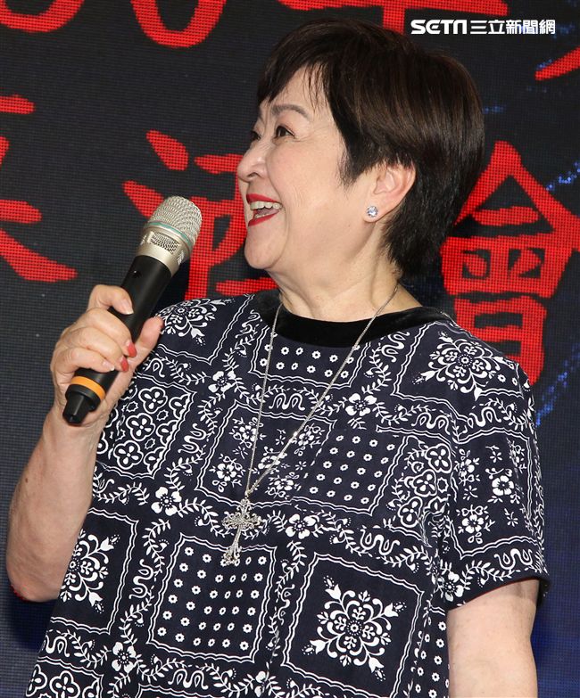 甄珍有情有義，為老友站台，樸素妝扮，臉上氣色仍相當不錯，出席敘香園重新營業活動，只停留十五分鐘就快閃