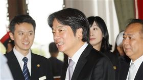 賴清德出席社團高峰會　細數民進黨執政政績4大社團扶輪社、同濟會、獅子會和青商會21日在台北圓山大飯店參與青創總會主辦的社團高峰會，行政院長賴清德（前）出席與會，致詞細數民進黨執政2年來政績。中央社記者謝佳璋攝　107年7月21日