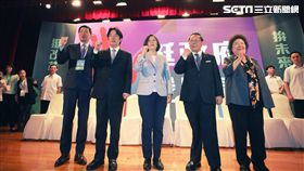 四大社團挺改革　蔡英文賴清德陳菊合體造勢由青創總會主辦、全國小英之友會協辦的「挺改革拚未來」社團高峰會21日下午在圓山大飯店登場。兼任民進黨主席的總統蔡英文（中）、行政院長賴清德（左2）和總統府祕書長陳菊（右）都出席。（民進黨提供）中央社記者呂欣憓傳真　107年7月21日