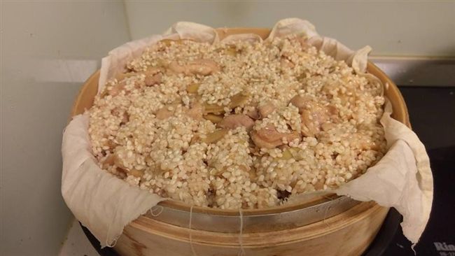 拿槍改拿鍋鏟　刑警變廚師賣麻油雞飯