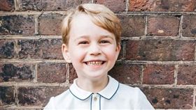 英國喬治小王子,凱特王妃,BBC,每日郵報