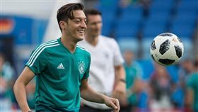 厄齊爾。（圖／翻攝自厄齊爾推特)