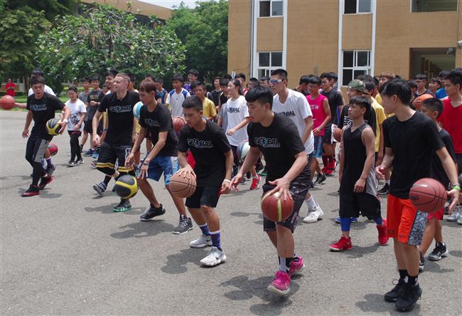 籃球傳奇訪台！林書豪也向他致敬