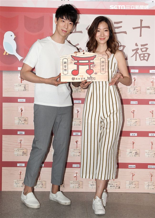 「萊特姐弟」擔任公益大使，化身為愛的攝影師，替弱勢孩童裝扮拍攝親子照圓夢。（記者邱榮吉/攝影）