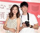 「萊特姐弟」擔任公益大使，化身為愛的攝影師，替弱勢孩童裝扮拍攝親子照圓夢。（記者邱榮吉/攝影）