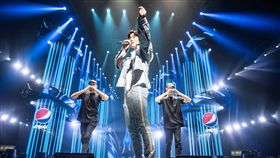 周興哲登大陸音樂秀《潮音戰紀》　圖／潮音戰紀提供、周興哲臉書