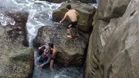 新北,輕生,跳海,礁石區（圖／翻攝北海岸全民聯盟公社）