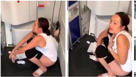 飛機走道都是尿！起飛前如廁遭拒　大媽當場尿給空姐看
圖/翻攝自太陽報