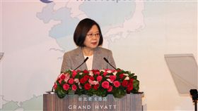 蔡總統出席2018凱達格蘭論壇開幕式總統蔡英文24日在台北出席「凱達格蘭論壇：2018亞太安全對話」，為開幕式致詞。中央社記者張皓安攝  107年7月24日