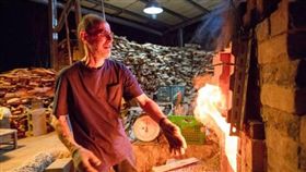 美籍陶藝家驟逝  助安葬的幕後恩人曝光(業配)