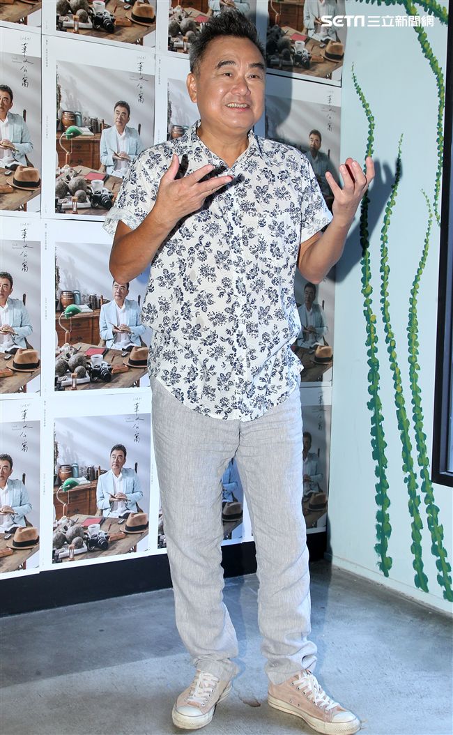 陳昇入行30週年最新專輯「華人公寓」發表。（記者邱榮吉/攝影）