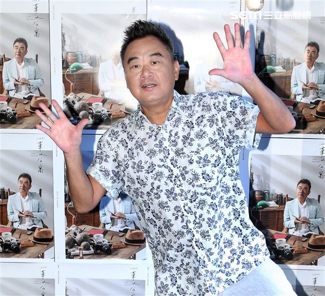 陳昇入行30週年最新專輯「華人公寓」發表。（記者邱榮吉/攝影）