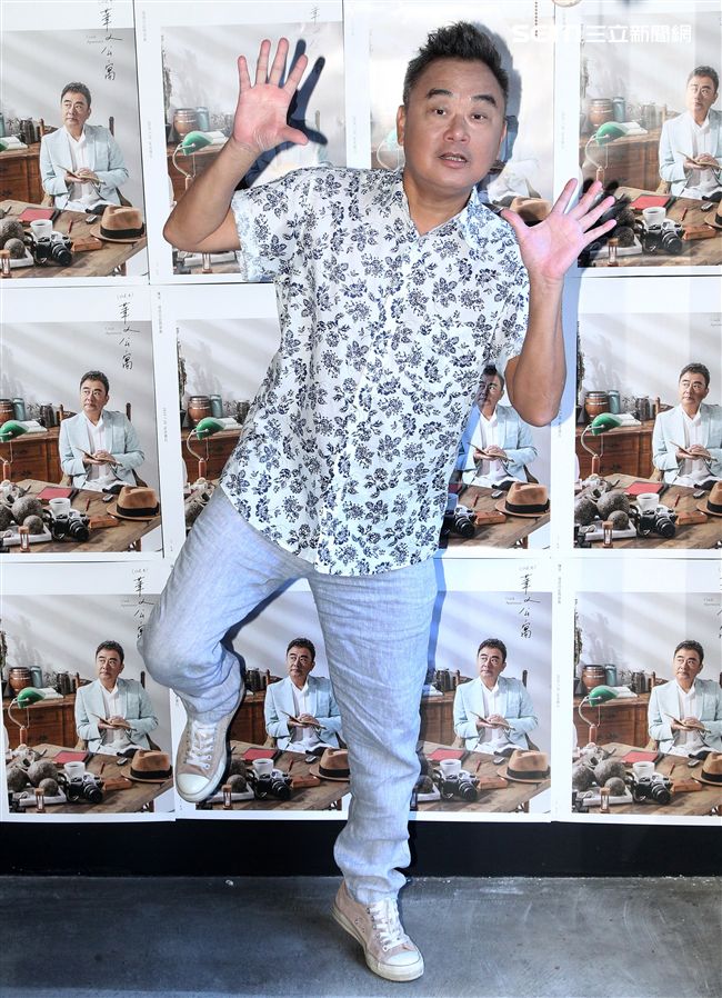 陳昇入行30週年最新專輯「華人公寓」發表。（記者邱榮吉/攝影）