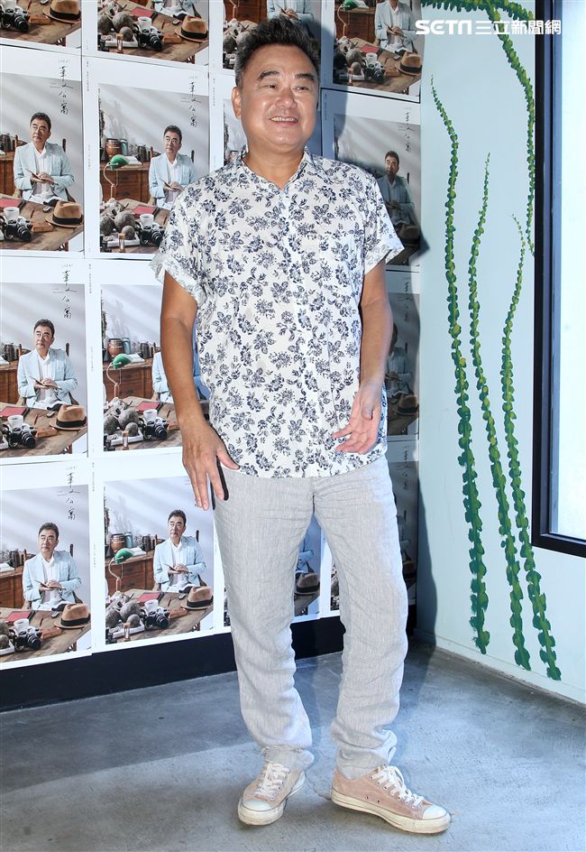 陳昇入行30週年最新專輯「華人公寓」發表。（記者邱榮吉/攝影）