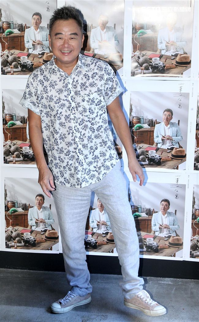 陳昇入行30週年最新專輯「華人公寓」發表。（記者邱榮吉/攝影）