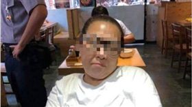大媽擺明吃霸王餐　店家報警才知「她有免費律師」　圖／翻攝自爆料公社