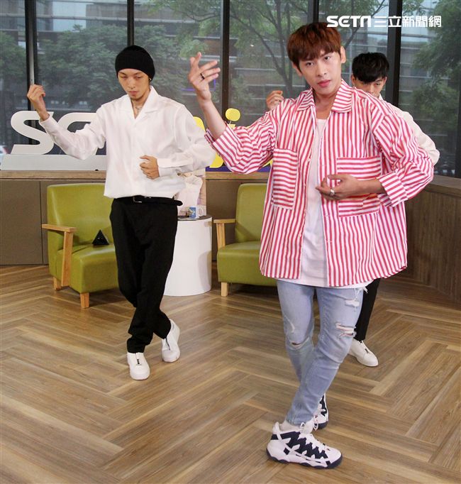 梅中原安安大明星。（記者邱榮吉/攝影）