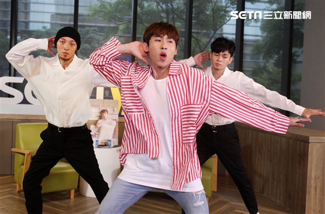 梅中原安安大明星。（記者邱榮吉/攝影）