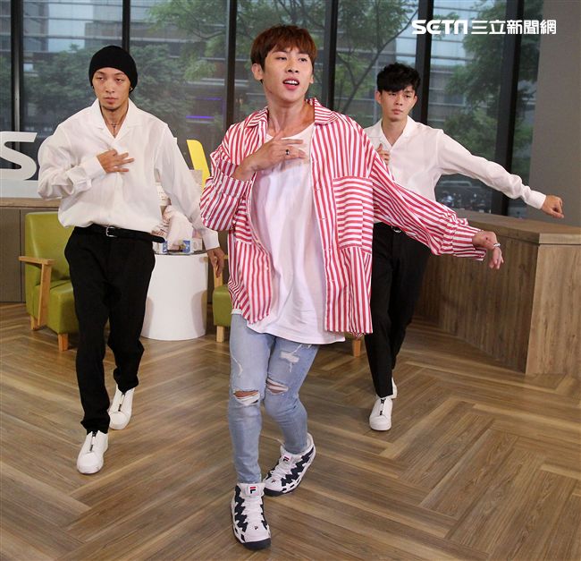 梅中原安安大明星。（記者邱榮吉/攝影）