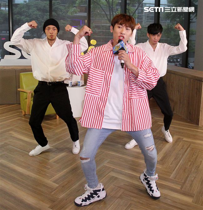 梅中原安安大明星。（記者邱榮吉/攝影）