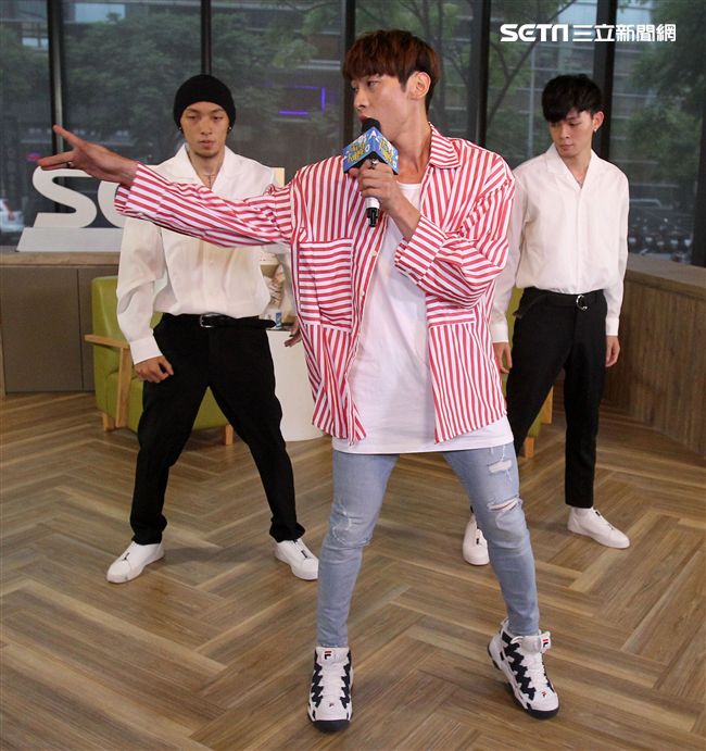 梅中原安安大明星。（記者邱榮吉/攝影）