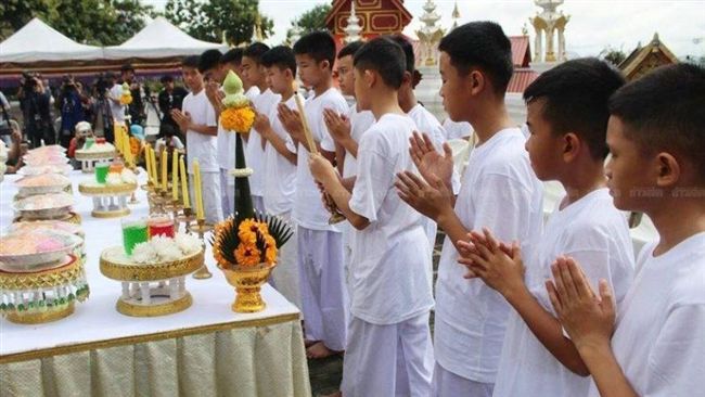 感恩祈福！泰野豬隊少年與教練今剃度