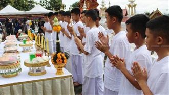 感恩祈福！泰野豬隊少年與教練今剃度