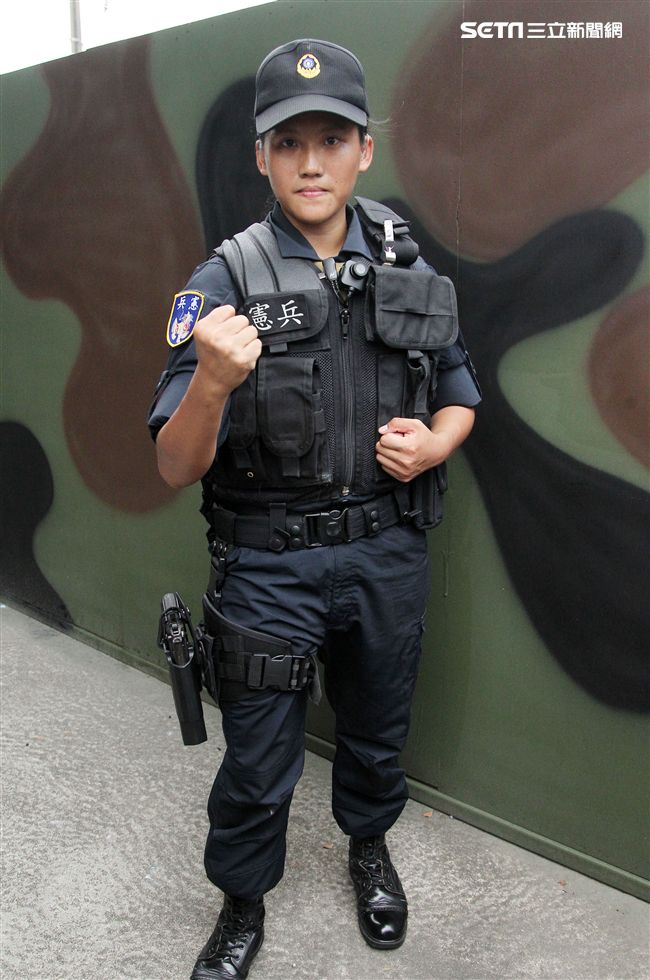 憲兵調查士鄭怡凡。（記者邱榮吉/攝影）