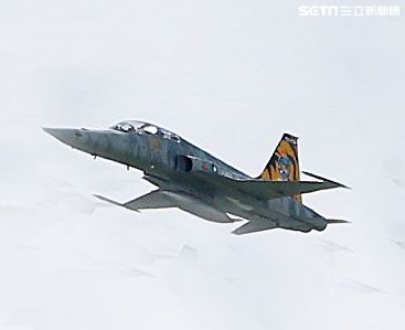 F5戰機女飛官郭馨儀。（記者邱榮吉/台東拍攝）