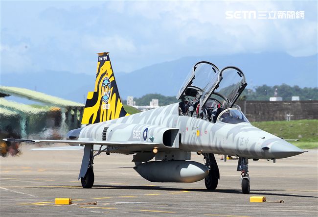 F5戰機女飛官郭馨儀。（記者邱榮吉/台東拍攝）