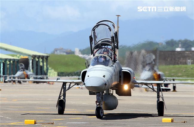 F5戰機女飛官郭馨儀。（記者邱榮吉/台東拍攝）
