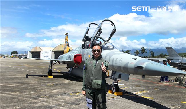 F5戰機女飛官郭馨儀。（記者邱榮吉/台東拍攝）