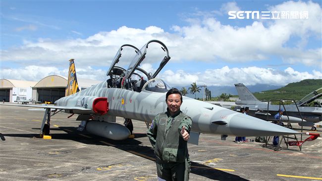 F5戰機女飛官郭馨儀。（記者邱榮吉/台東拍攝）