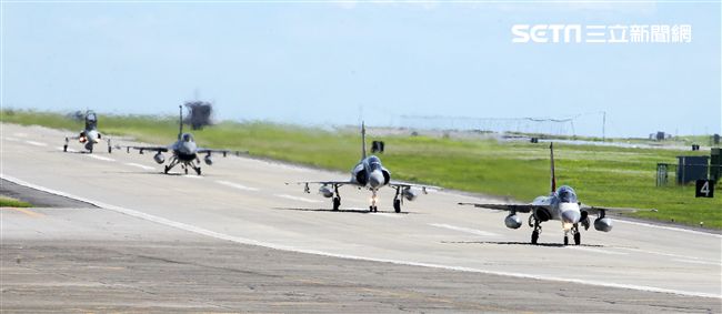 F5戰機女飛官郭馨儀。（記者邱榮吉/台東拍攝）