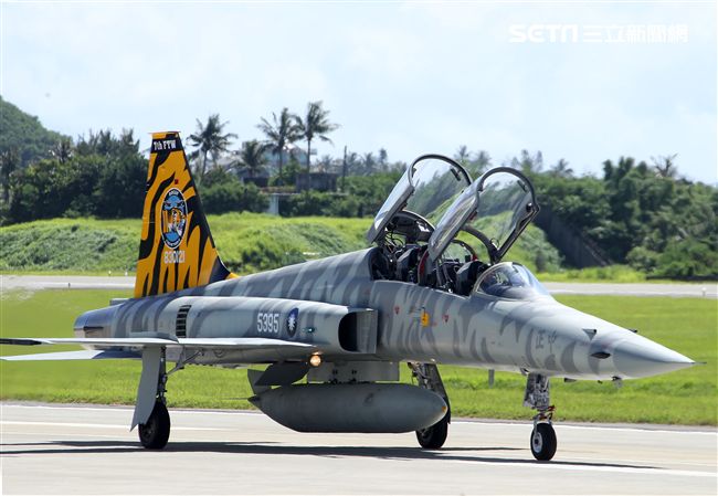 F5戰機女飛官郭馨儀。（記者邱榮吉/台東拍攝）