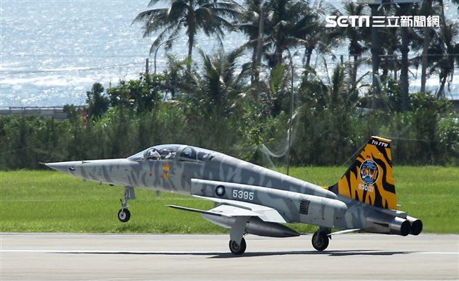 F5戰機女飛官郭馨儀。（記者邱榮吉/台東拍攝）