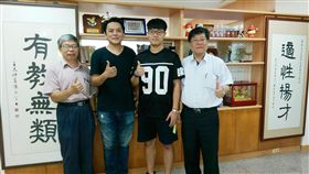 隔代教養高職生鄭睿綸 世界盃滑輪溜冰奪金