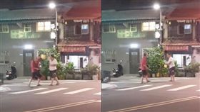 台北市萬華區寶興街爆發街頭鬥毆事件，兩人分持安全帽及雙刀，打半天卻毫髮無傷（翻攝《爆廢公社》）