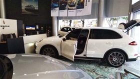 台中,保時捷,Cayenne,Panamera,殺人未遂,恐嚇,毀損。翻攝自《爆料公社》