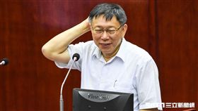 台北市長柯文哲赴市議會備詢。 （圖／記者林敬旻攝）