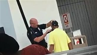 遊民應徵工作…警路邊幫打理感動眾人