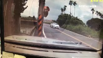 婦下車未熄火鎖門　尾隨歹徒竊車開走