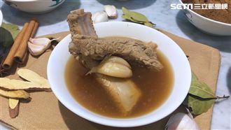 星國白派肉骨茶　飄香63年的秘密