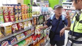 台中,老翁,腰果,行竊,竊盜（圖／翻攝畫面）