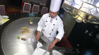 比內場廚多一成薪！鐵板燒師傅門檻高