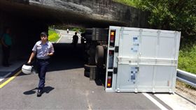 新北市,淡水,民權路,關渡橋,涵洞,自撞,路況不熟