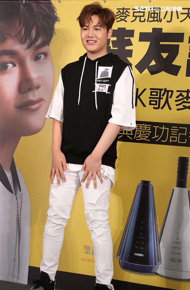 18歲中輟生蘇友謙靠麥克風創奇蹟成為億萬富翁。（記者邱榮吉/攝影）